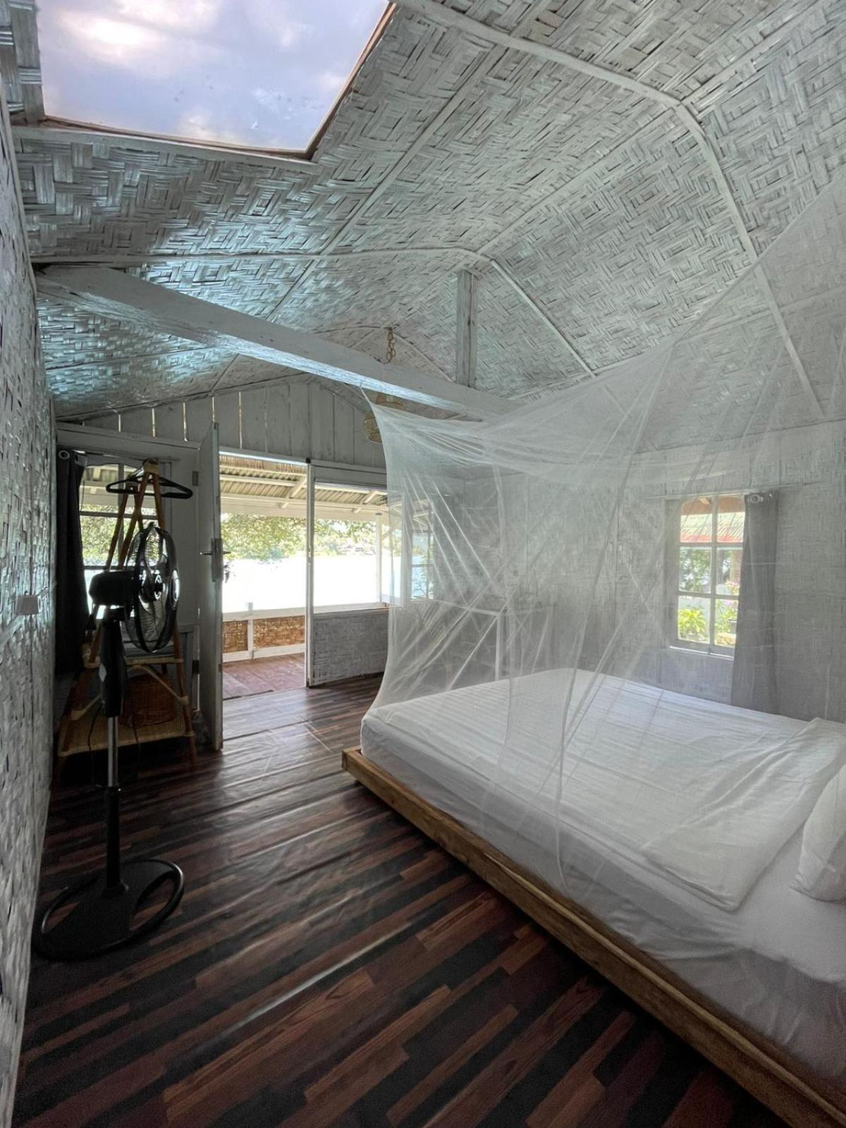 Hub Tata Guesthouse Tuktuk Siadong Exterior foto
