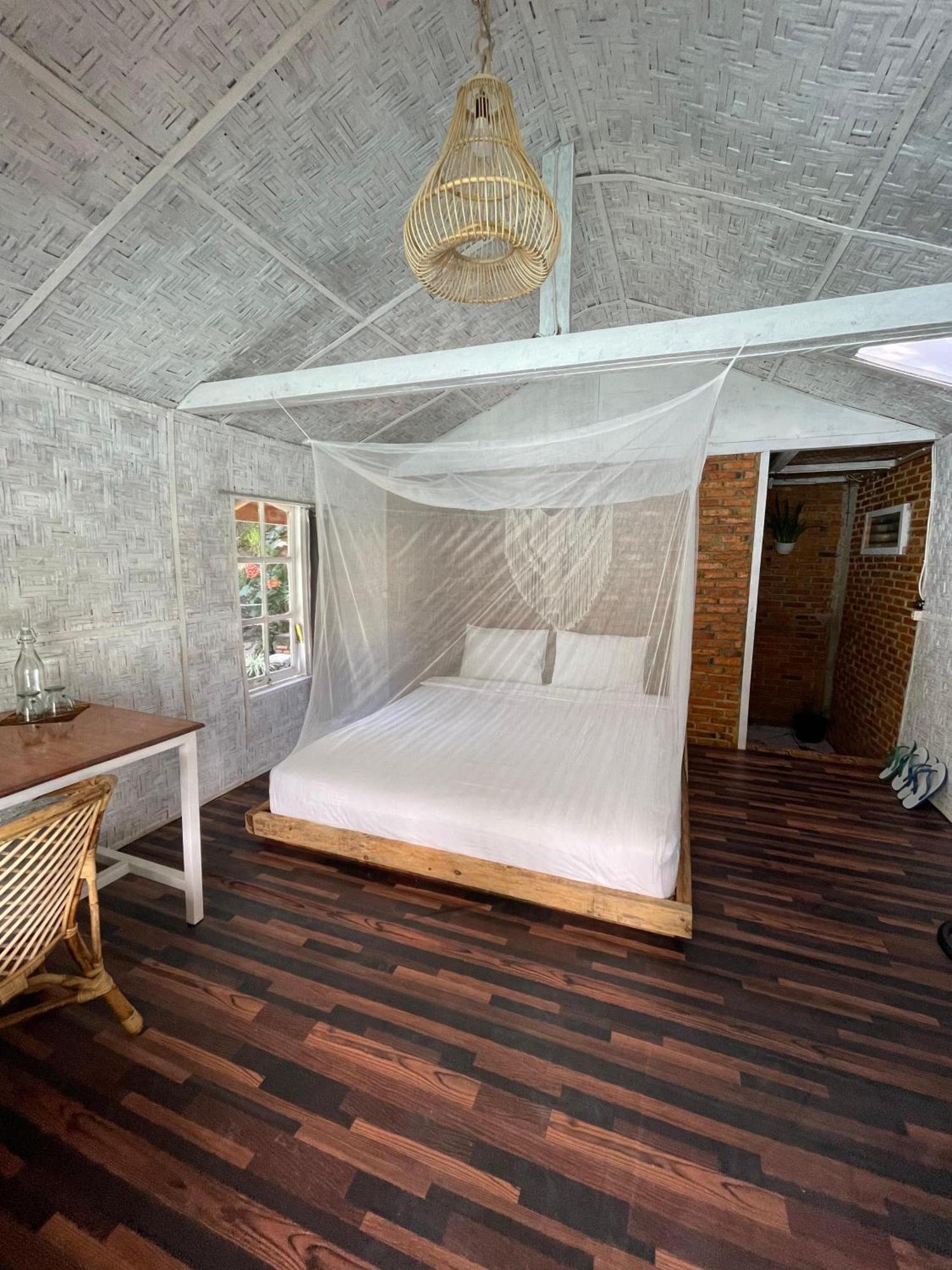 Hub Tata Guesthouse Tuktuk Siadong Exterior foto
